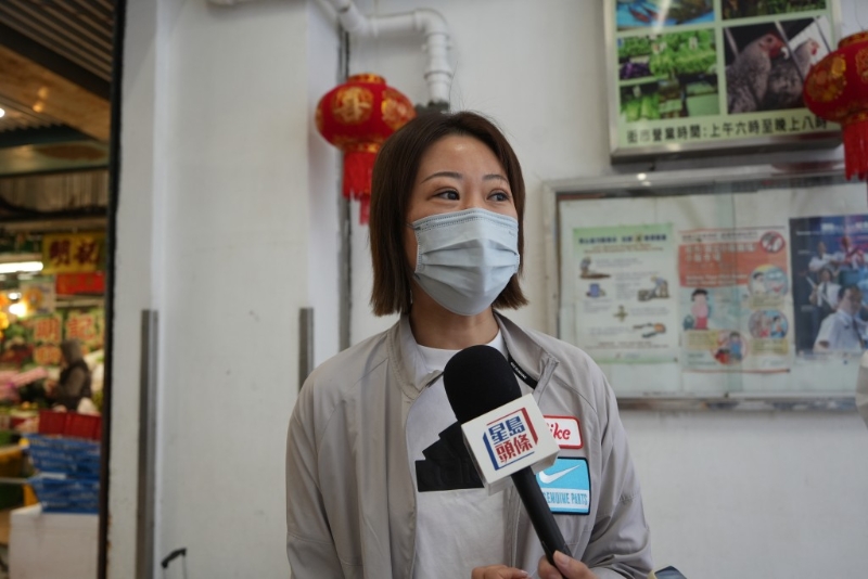 市民王小姐共购买约3至4000元的食材。 市民王小姐共购买约3至4000元的食材。