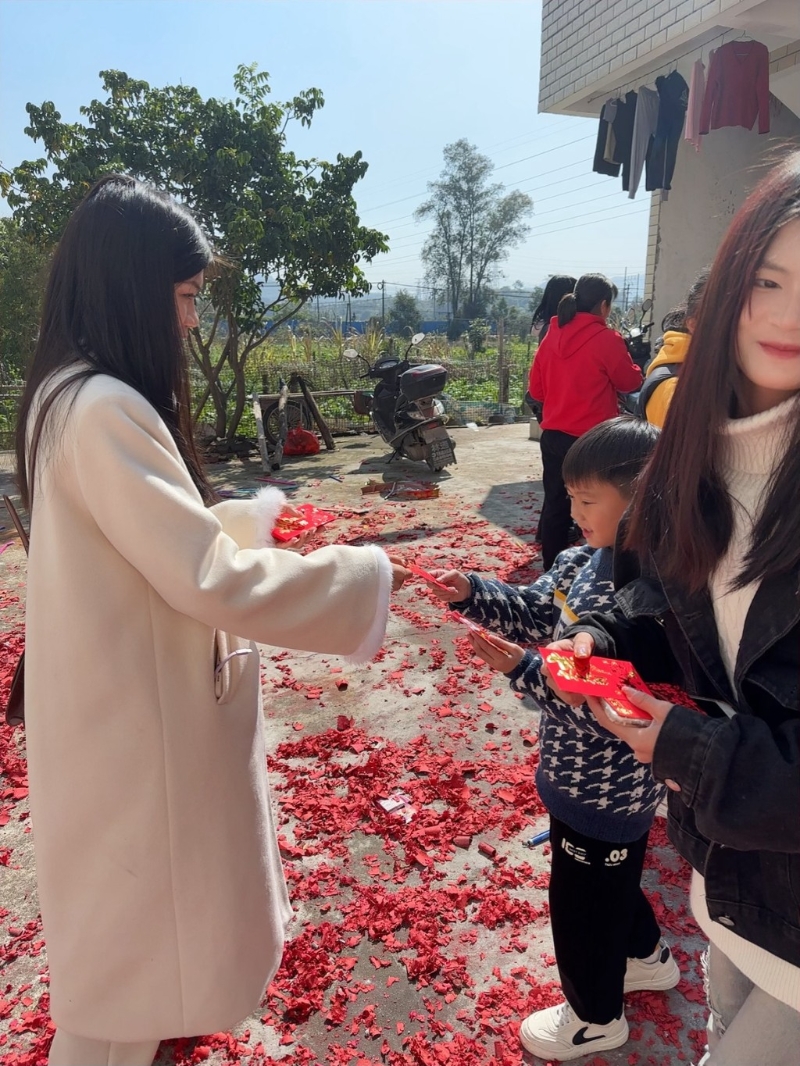 内地也有年轻人因为派利是而感到经济压力。 微博 内地也有年轻人因为派利是而感到经济压力。 微博