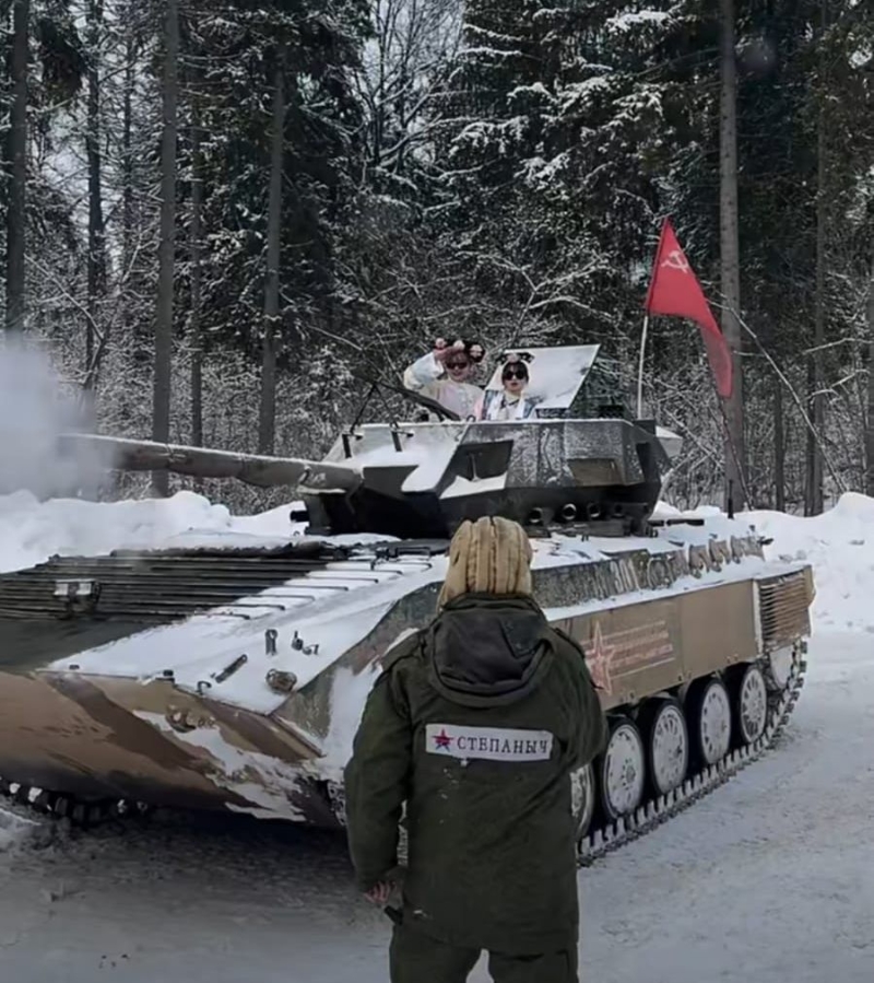 乘坐坦克 乘坐坦克