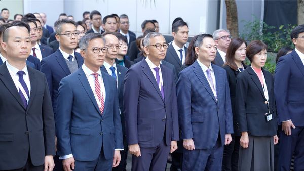 高级廉署人员参与升旗仪式 高级廉署人员参与升旗仪式