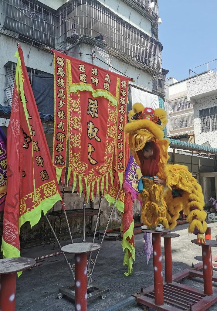 揭阳舞狮小女孩走红后续:“小狮子”找到了“大狮群” 揭阳舞狮小女孩走红后续:“小狮子”找到了“大狮群”