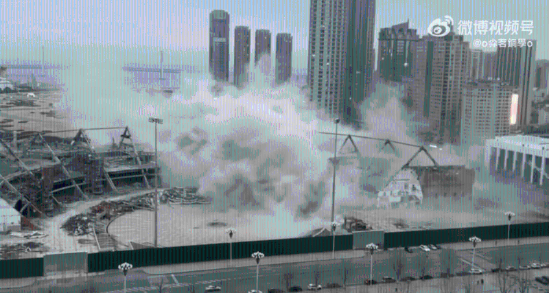 大连市大连国际会展中心2月20日傍晚5时17分拆除工程发生一起结构倒塌事故。 大连市大连国际会展中心2月20日傍晚5时17分拆除工程发生一起结构倒塌事故。