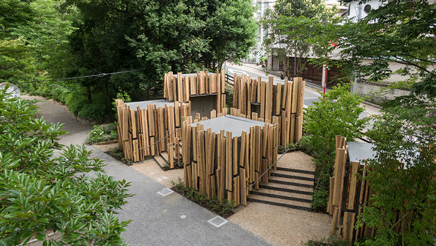 公厕与四周环境混然一体 公厕与四周环境混然一体