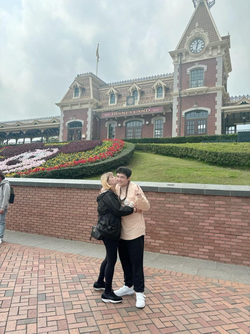 张国荣“初恋女友”养大自闭症儿子2 张国荣“初恋女友”养大自闭症儿子2