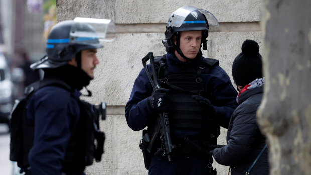 伊朗驻法国大使馆遭男子闯入 伊朗驻法国大使馆遭男子闯入