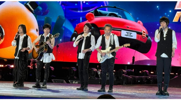 五月天香港演唱会舞台起火 五月天香港演唱会舞台起火