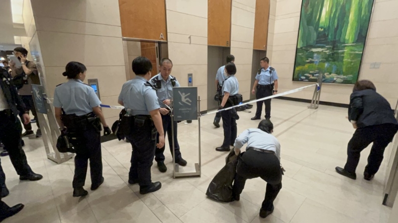 大批警员在场调查 大批警员在场调查