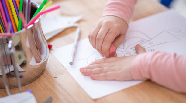 9岁女童弄坏同学橡皮竟提出“肉偿” 9岁女童弄坏同学橡皮竟提出“肉偿”