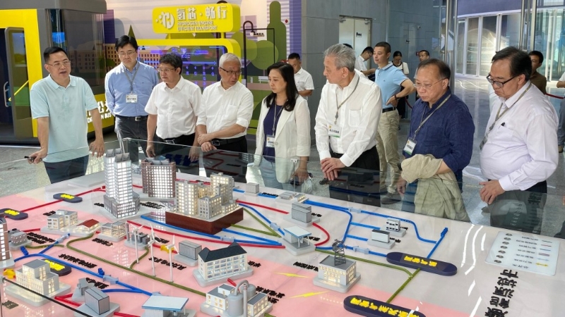 立法会环境事务委员会访问团联同环境及生态局访问团去年参观佛山南海氢能馆了解国家氢能源发展愿景。谢展寰网志 立法会环境事务委员会访问团联同环境及生态局访问团去年参观佛山南海氢能馆了解国家氢能源发展愿景。谢展寰网志