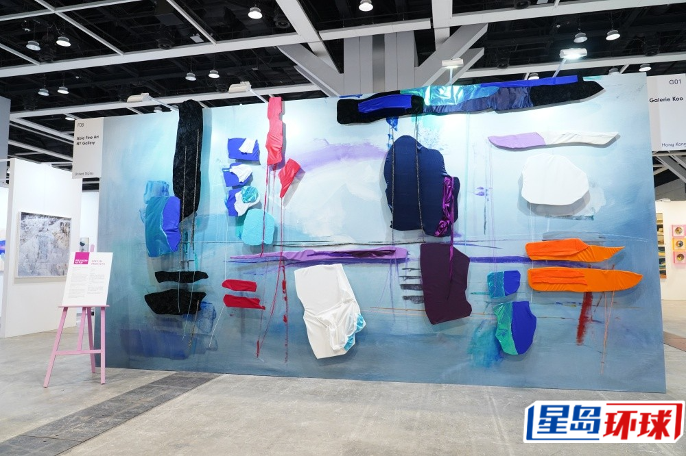 入场立即欣赏到一幅 3 x 6 米的三维艺术墙 入场立即欣赏到一幅 3 x 6 米的三维艺术墙