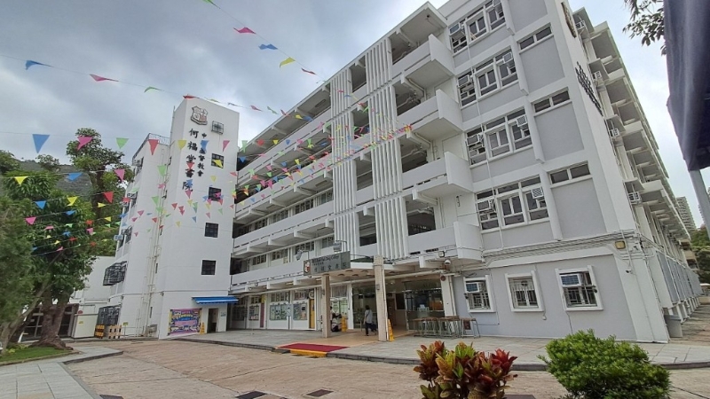 屯门13岁女生伤人案副校长:女生文静转堂时刀伤男同学事前无争执过。林思明摄 屯门13岁女生伤人案副校长:女生文静转堂时刀伤男同学事前无争执过。林思明摄