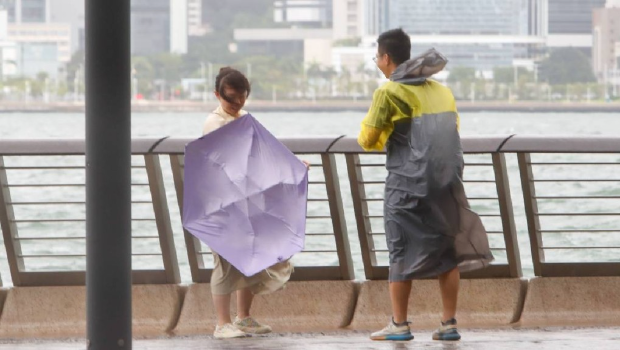 港交所传最快年底推“打风开市”