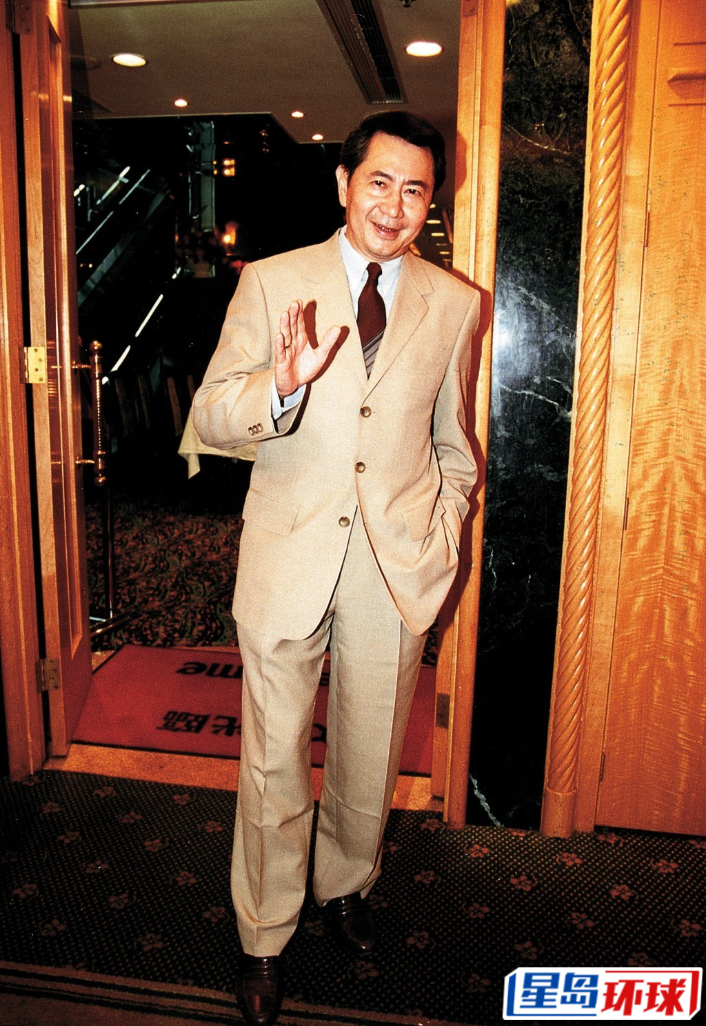 萧亮(原名卢永华)获得「靓声王」美誉。 萧亮(原名卢永华)获得「靓声王」美誉。