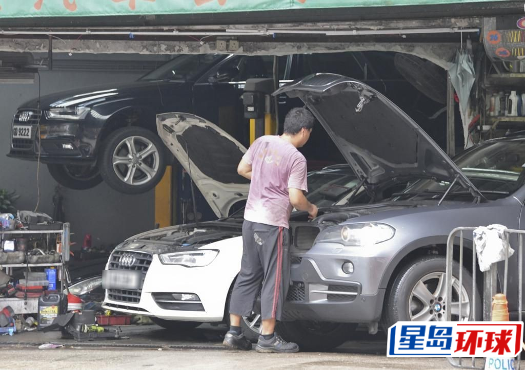 职训局辖下的电动车培训中心开办电动汽车维修的相关课程。 职训局辖下的电动车培训中心开办电动汽车维修的相关课程。