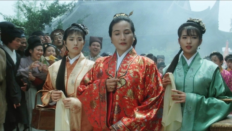 温翠苹(右)在《唐伯虎点秋香》中饰演冬香。 温翠苹(右)在《唐伯虎点秋香》中饰演冬香。