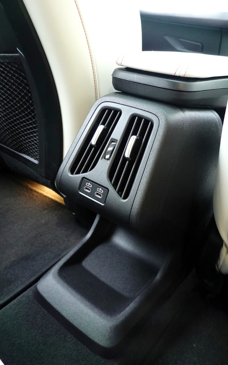 附有独立出风口 附有独立出风口