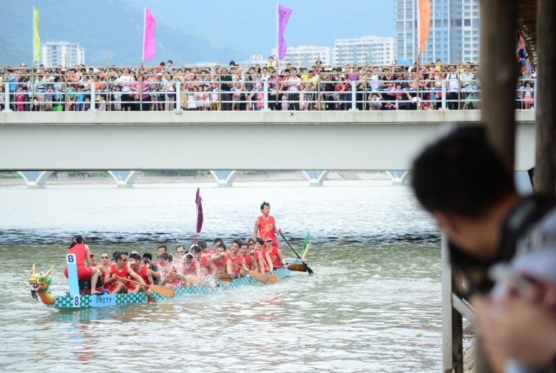 往年在城门河举办的沙田龙舟竞赛。 资料图片
