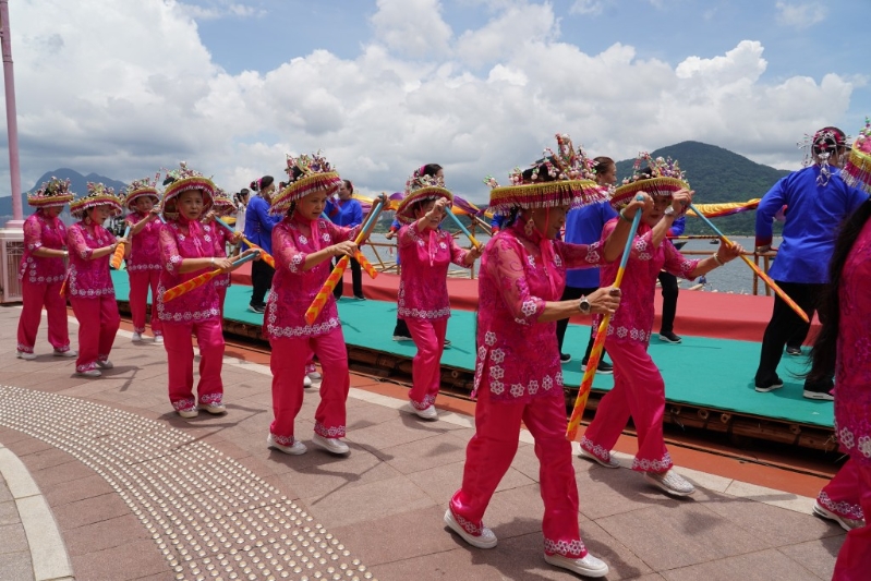 往年在大埔区龙舟竞赛开始前，官方为展现其蜑家文化进行相关特色表演。资料图片