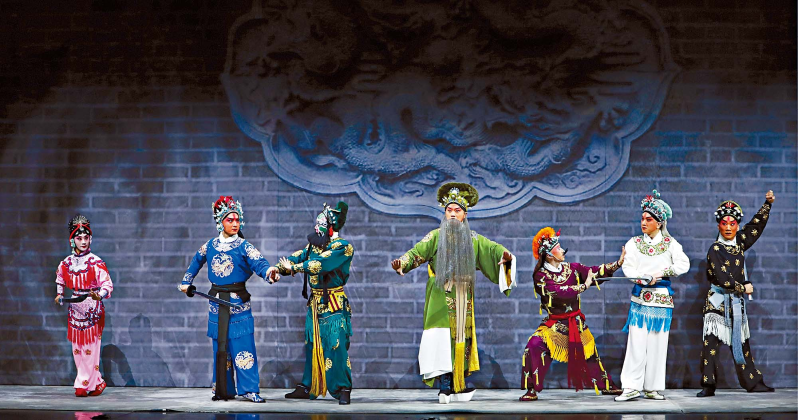 上海京剧院重新打造的连台本戏《七侠五义》