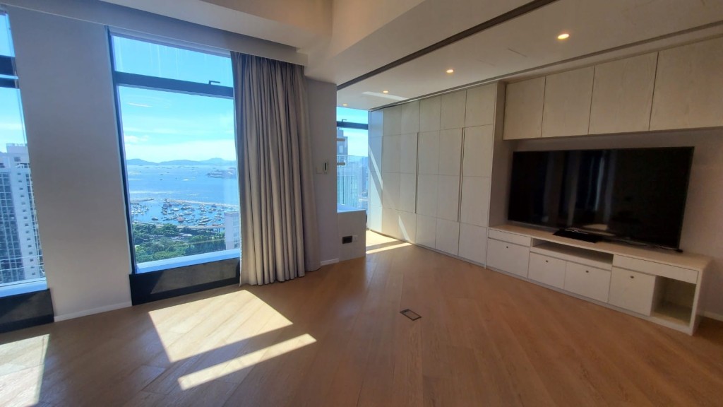 上月底以8,200万港元易手 上月底以8,200万港元易手