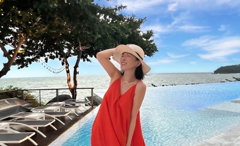 佘诗曼大晒靓相。 佘诗曼大晒靓相。