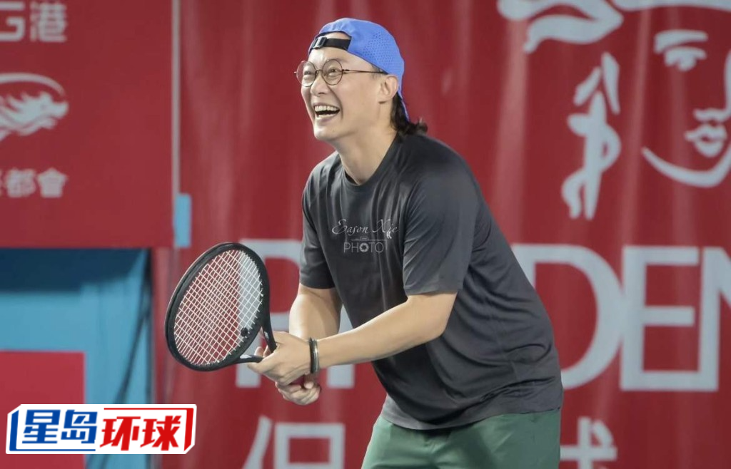 Eason早前因打网球时不幸中暑休克晕倒受伤。 Eason早前因打网球时不幸中暑休克晕倒受伤。