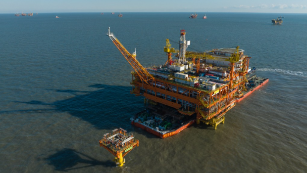 中国最大海上自营油田累产原油突破1亿吨