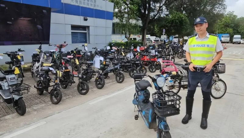 香港警方严查电动单车