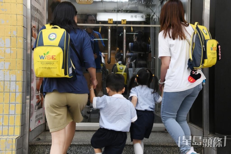 教育界指，幼儿教育关乎未来发展，不能轻率增减学额，并促当局趁势推行小班教学提高教学质素。