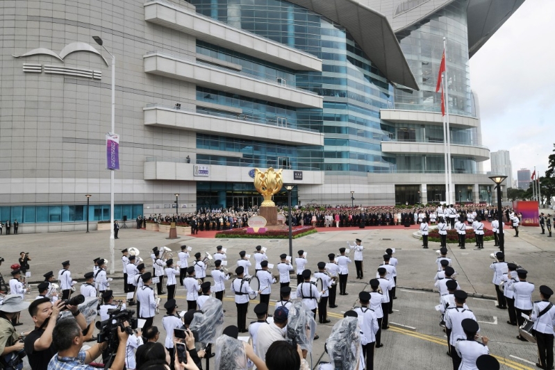 7.1特区政府庆回归27周年升旗仪式。
