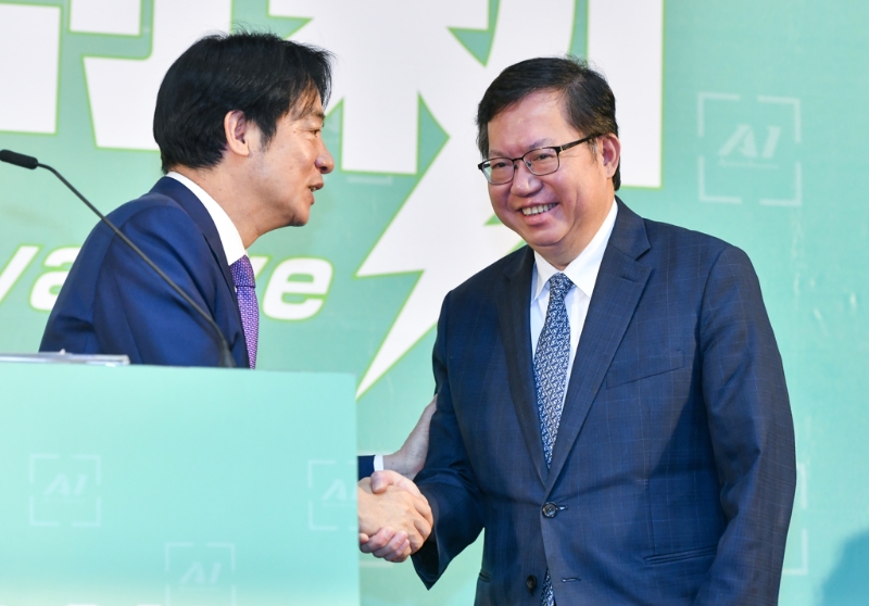 赖清德(左) 赖清德(左)