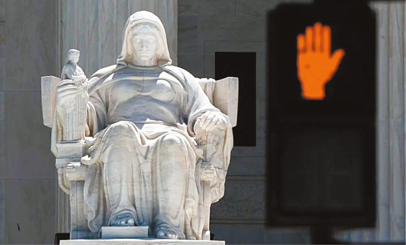 佛州联邦法庭同意,进一步推迟前总统特朗普的机密文件案,案件几乎注定无法在11月大选前开审。 纽约时报图片 佛州联邦法庭同意,进一步推迟前总统特朗普的机密文件案,案件几乎注定无法在11月大选前开审。 纽约时报图片