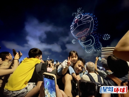 主办方宣布,计划于7月20日(周六)在维港星光大道近尖东的海域上空举办第二场汇演。 主办方(AllRightsReserved)图片。 主办方宣布,计划于7月20日(周六)在维港星光大道近尖东的海域上空举办第二场汇演。 主办方(AllRightsReserved)图片。