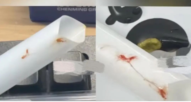 吸管上有一些红色的物质 吸管上有一些红色的物质