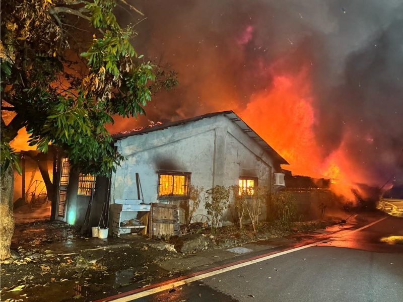 花莲县吉安乡稻香路今凌晨0时许发生大火