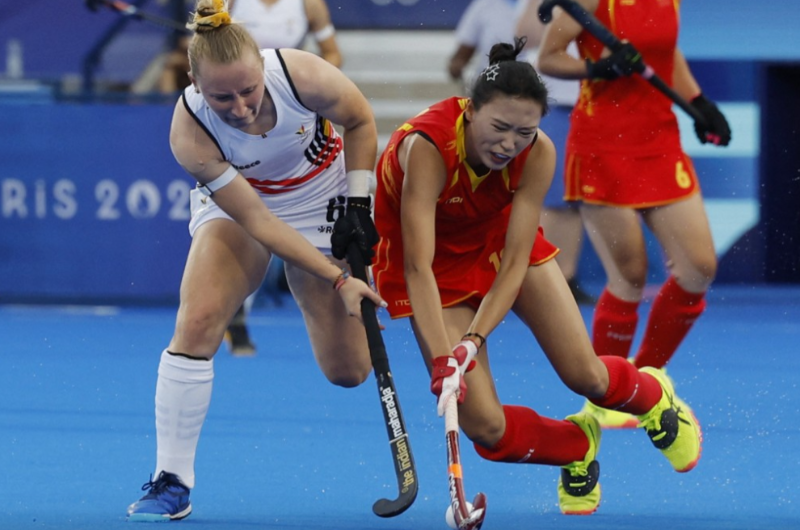 国家队(红衫)自2008北京奥运后,再闯女子曲棍球决赛。路透社 国家队(红衫)自2008北京奥运后,再闯女子曲棍球决赛。路透社