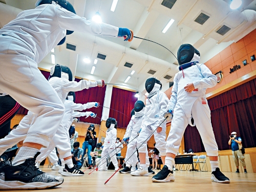 本地小学体育科教学取决于校本课程，有教师盼政府在课程框架加入更多体育元素。