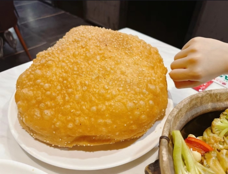 丘大6仔记餐厅打卡美食鹏举大咸煎饼。