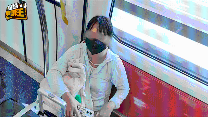 珊珊称代购可月赚一至两万元。 珊珊称代购可月赚一至两万元。