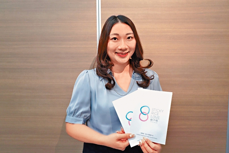 工作以外,Kitty早年修读了心理学硕士,现时亦正修读博士课程,希望日后集合不同专家参与“糖不甩”的工作。 工作以外,Kitty早年修读了心理学硕士,现时亦正修读博士课程,希望日后集合不同专家参与“糖不甩”的工作。