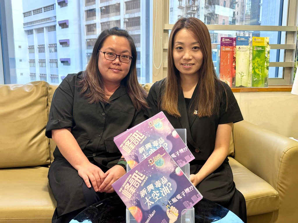 陈洁华(右)与李慧琪(左) 陈洁华(右)与李慧琪(左)