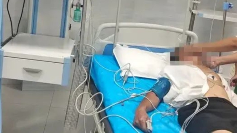 云南男子第三次食中药附子中毒后,反应强烈险死。 影片截图 云南男子第三次食中药附子中毒后,反应强烈险死。 影片截图