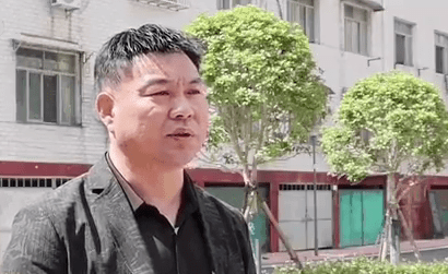 杜志军接受央视新闻采访。 杜志军接受央视新闻采访。