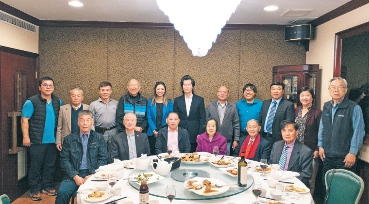 参加记者会的嘉宾合影。 参加记者会的嘉宾合影。