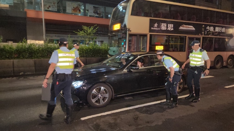 男司机被截停调查。 黎志伟摄 男司机被截停调查。 黎志伟摄