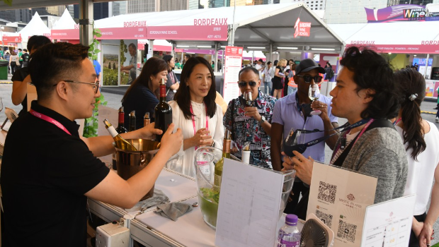 旅发局“香港美酒佳餚巡礼”由今日(23日)至27日在中环海滨活动空间举行。 旅发局“香港美酒佳餚巡礼”由今日(23日)至27日在中环海滨活动空间举行。