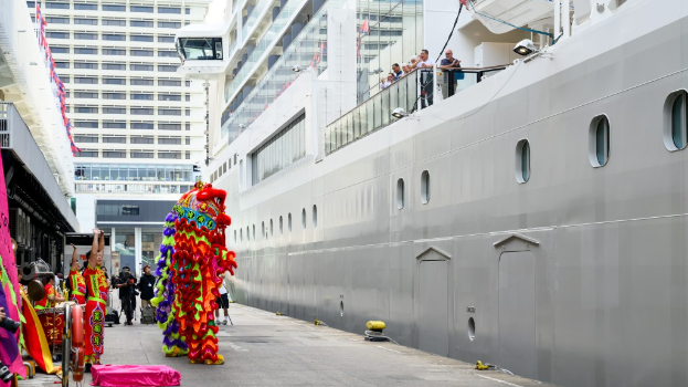 “银海新星号”今早停泊尖沙咀海运码头。旅发局提供 “银海新星号”今早停泊尖沙咀海运码头。旅发局提供