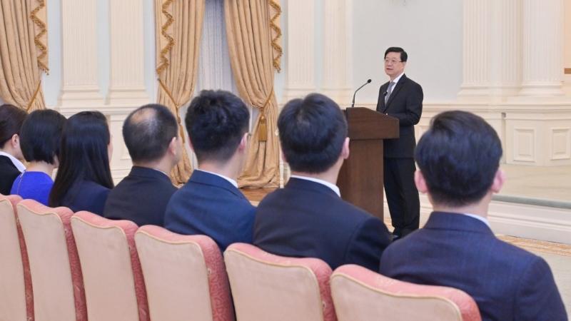 两名来自香港及澳门的载荷专家入选第四批预备航天员。图为去年李家超在礼宾府与即将前赴北京参与国家载人航天工程载荷专家选拔複选的香港候选人会面。 两名来自香港及澳门的载荷专家入选第四批预备航天员。图为去年李家超在礼宾府与即将前赴北京参与国家载人航天工程载荷专家选拔複选的香港候选人会面。