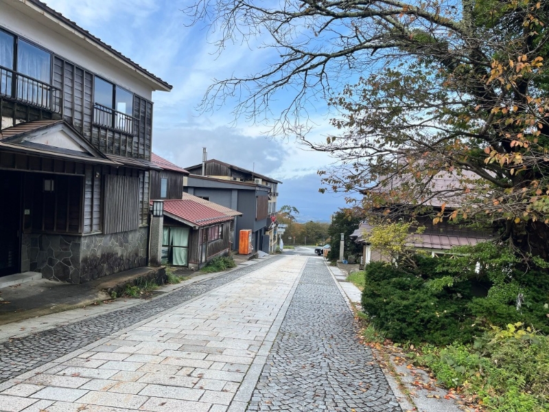 大山现场风景如画，仿如在仙景中生活。