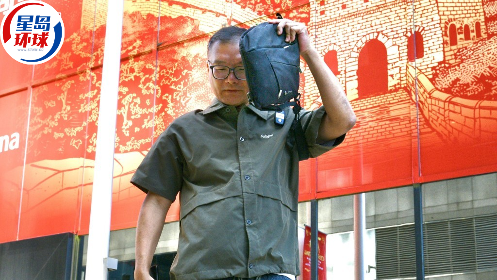 被告冯锦辉。 被告冯锦辉。